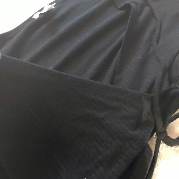 Revamped deep v neck cropped tie waist shirt - Picture 3 of 3